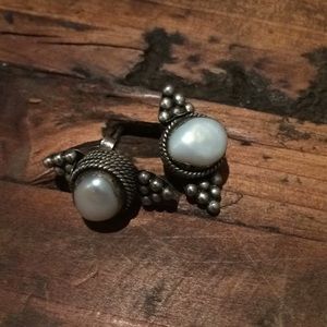🔵 2/$30 Antique sterling silver pearl earrings